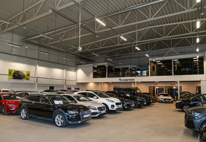 I bilhallen hos oss på RW Motor